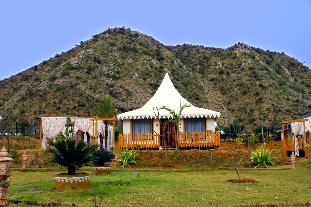 Serene Aravali Resort, Пушкар Екстериор снимка